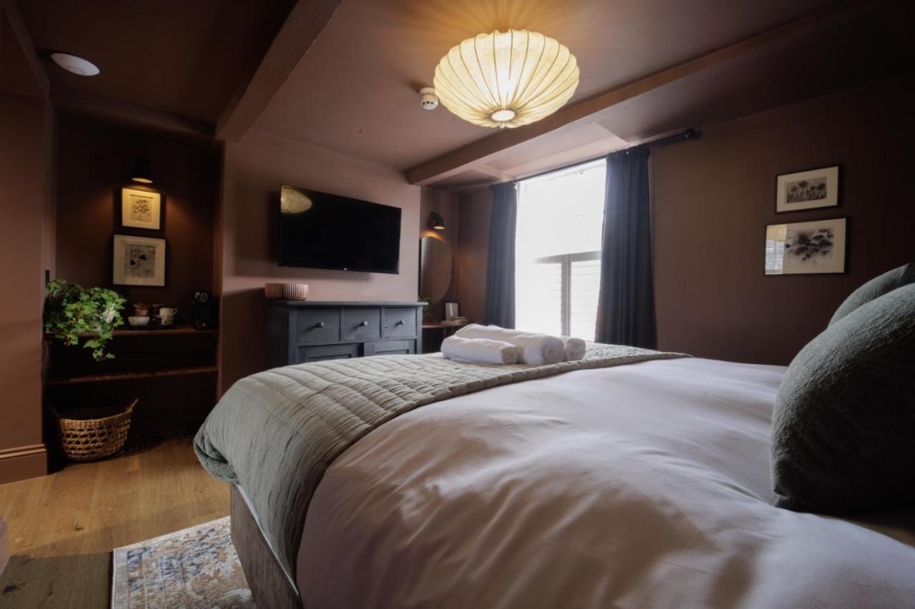 The Silk Rooms, At The Freemasons Inn Натсфорд Екстер'єр фото