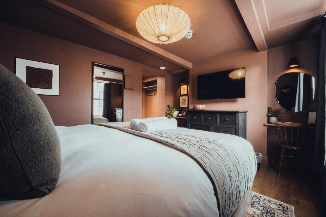 The Silk Rooms, At The Freemasons Inn Натсфорд Екстер'єр фото